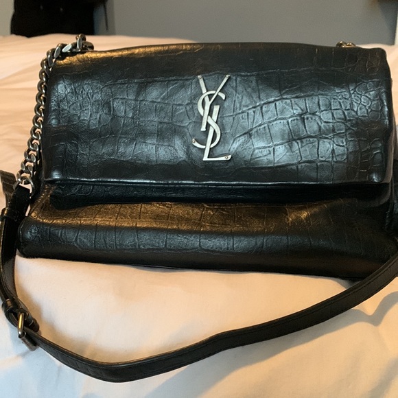 Saint Laurent | Medium West Hollywood Fold-Over Bag - Picture 10 of 16